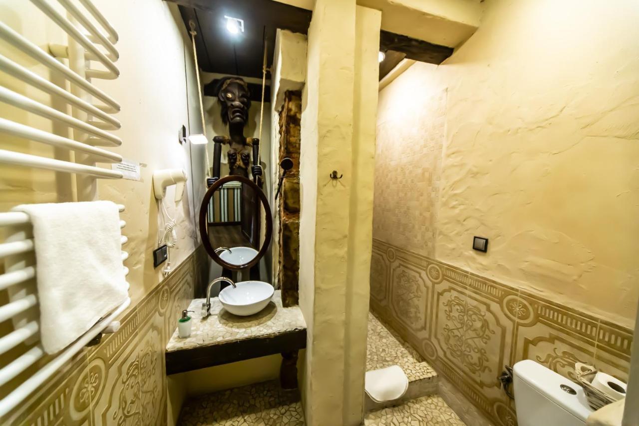 Dwor Boratyn Bed & Breakfast Bagian luar foto