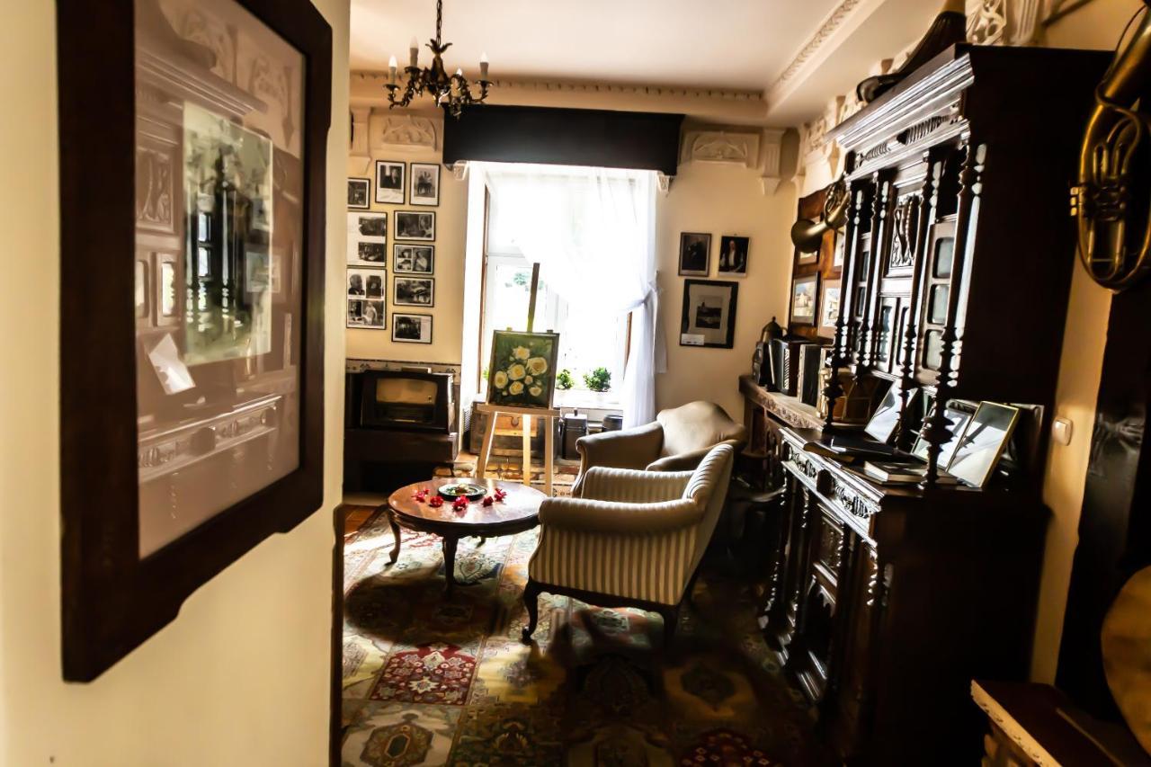 Dwor Boratyn Bed & Breakfast Bagian luar foto