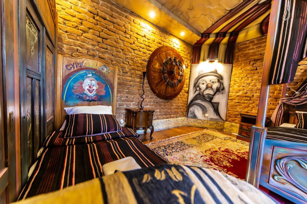 Dwor Boratyn Bed & Breakfast Bagian luar foto