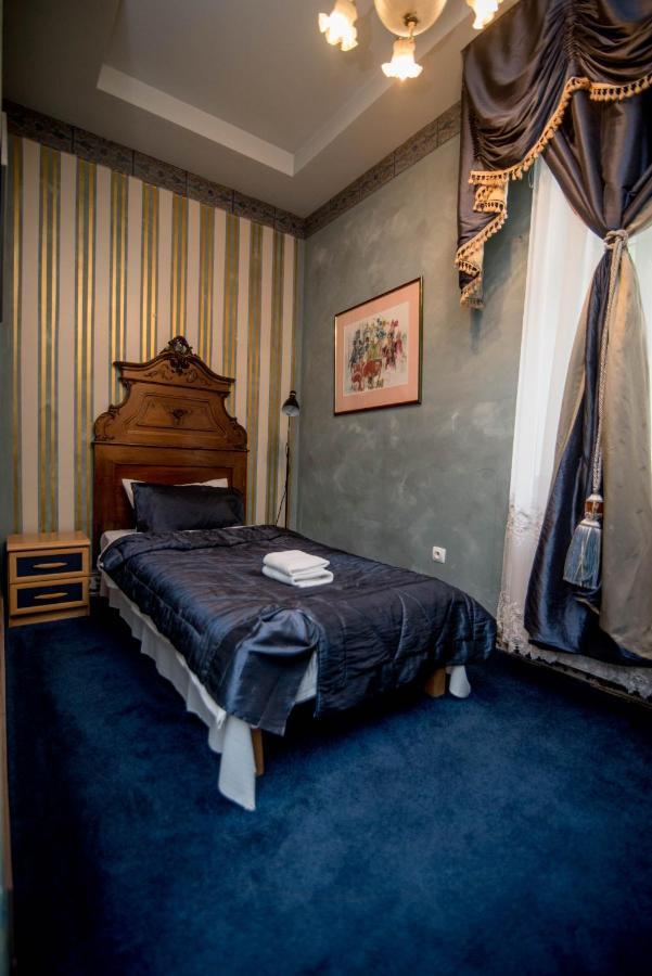 Dwor Boratyn Bed & Breakfast Bagian luar foto