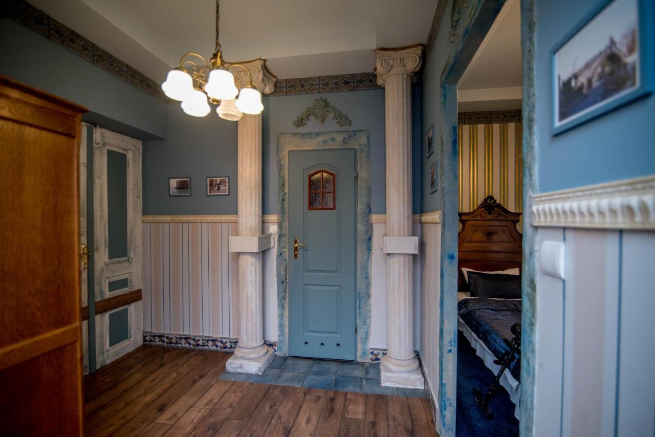 Dwor Boratyn Bed & Breakfast Bagian luar foto
