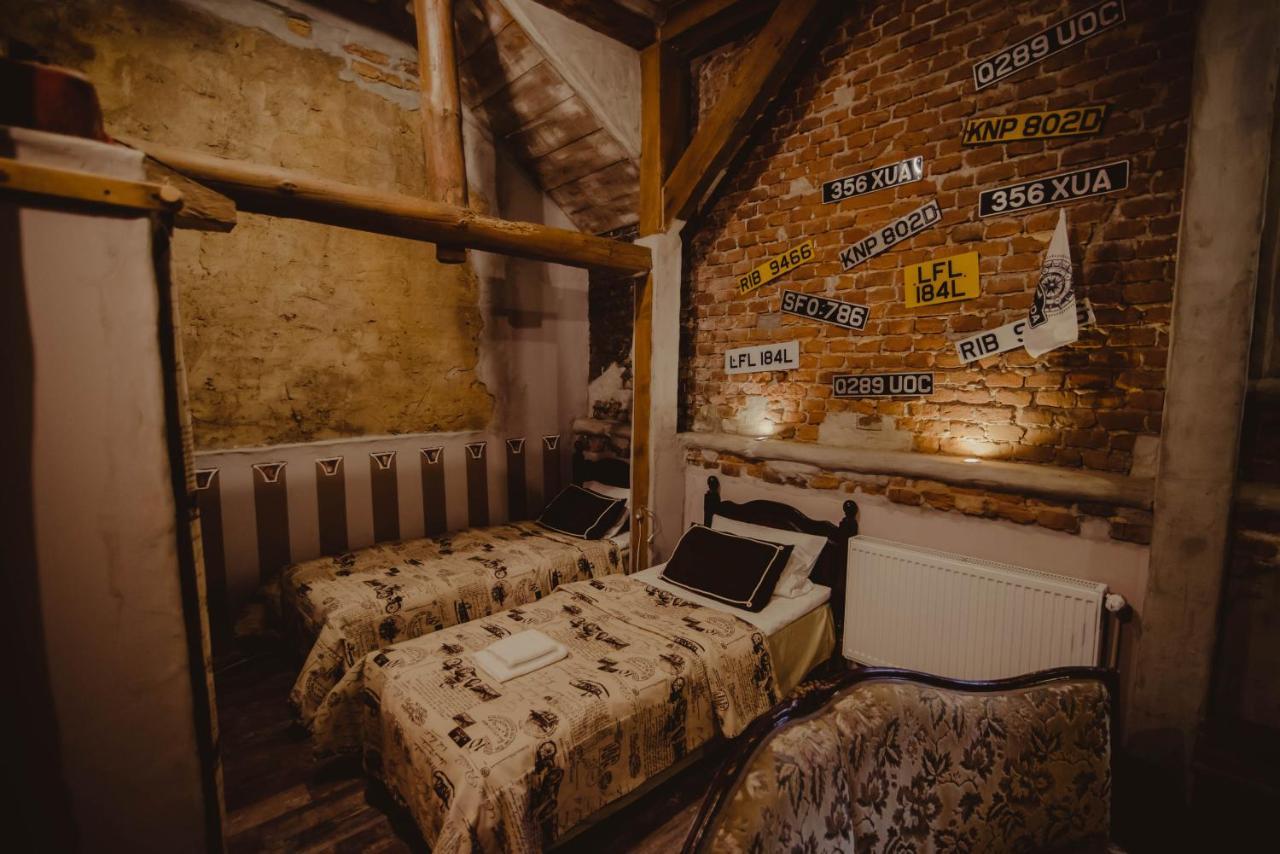 Dwor Boratyn Bed & Breakfast Bagian luar foto