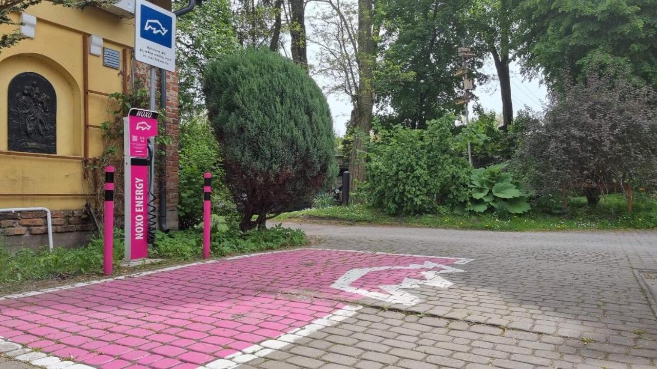 Dwor Boratyn Bed & Breakfast Bagian luar foto
