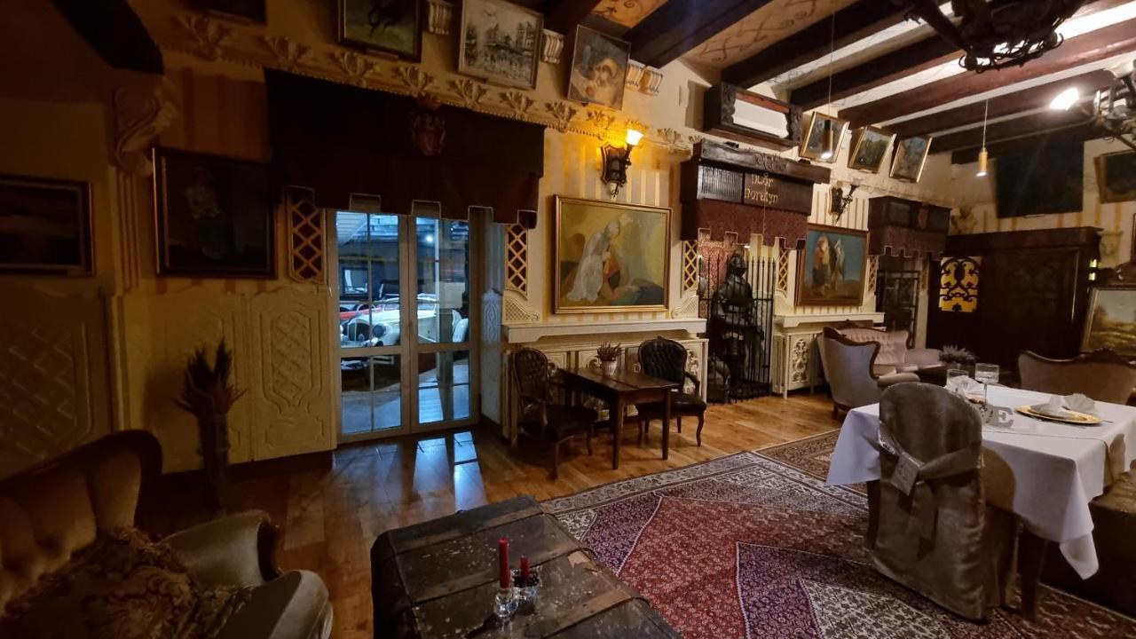 Dwor Boratyn Bed & Breakfast Bagian luar foto