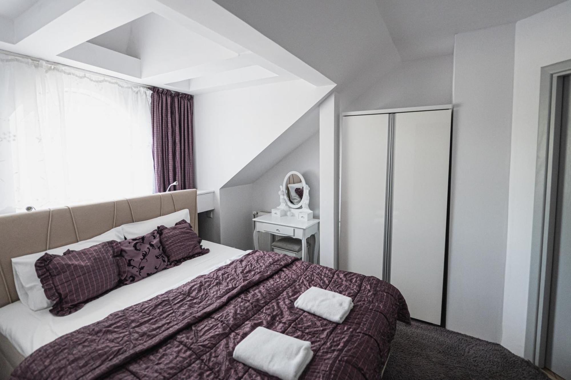 Dwor Boratyn Bed & Breakfast Bagian luar foto