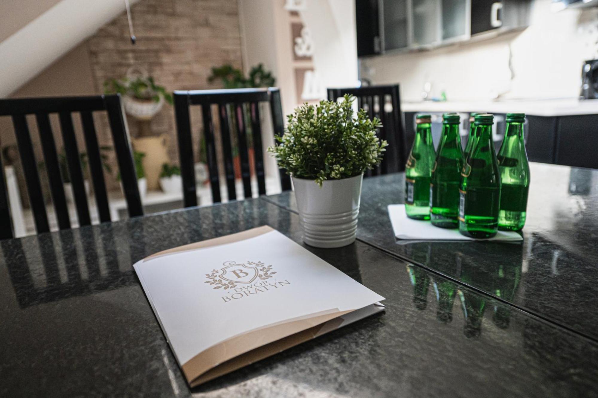 Dwor Boratyn Bed & Breakfast Bagian luar foto