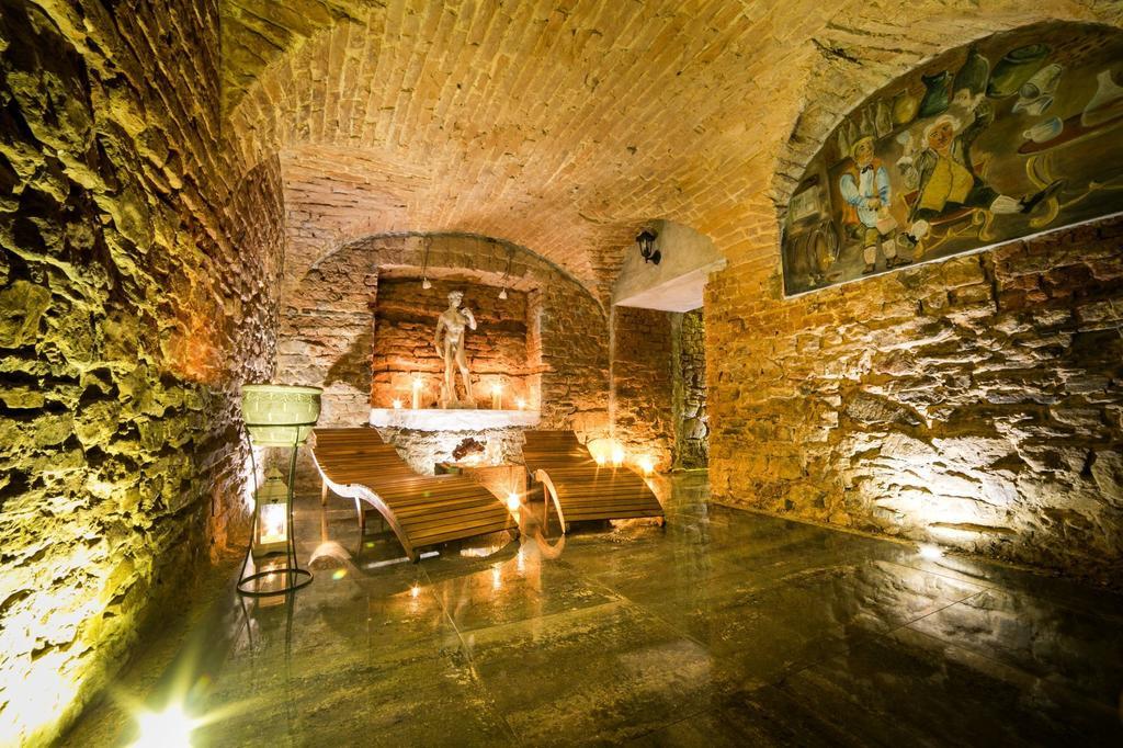 Dwor Boratyn Bed & Breakfast Bagian luar foto