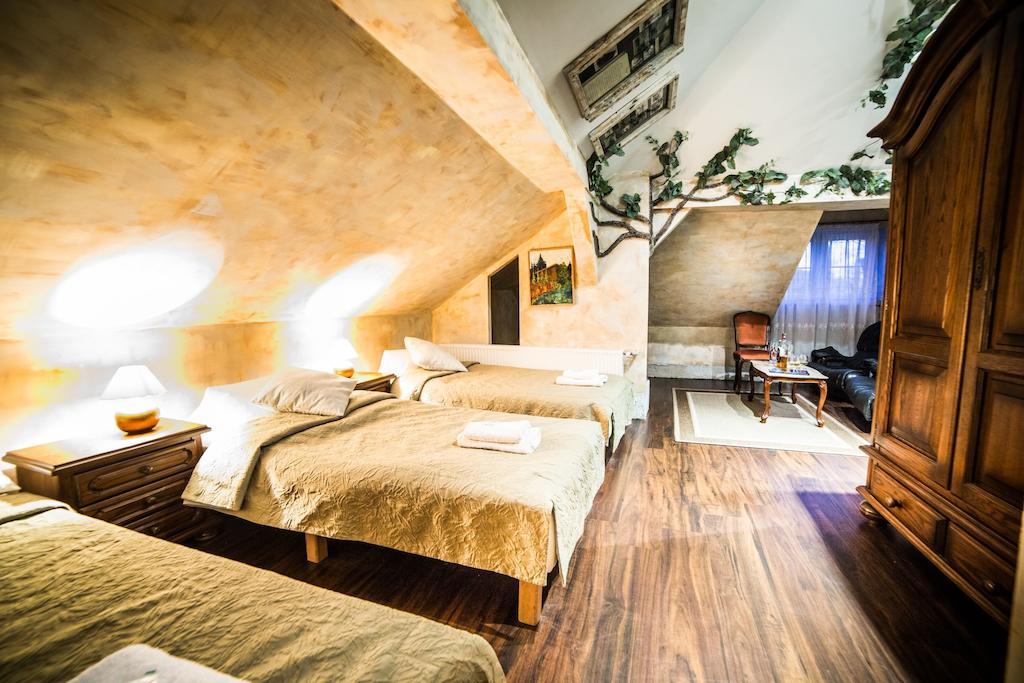 Dwor Boratyn Bed & Breakfast Ruang foto