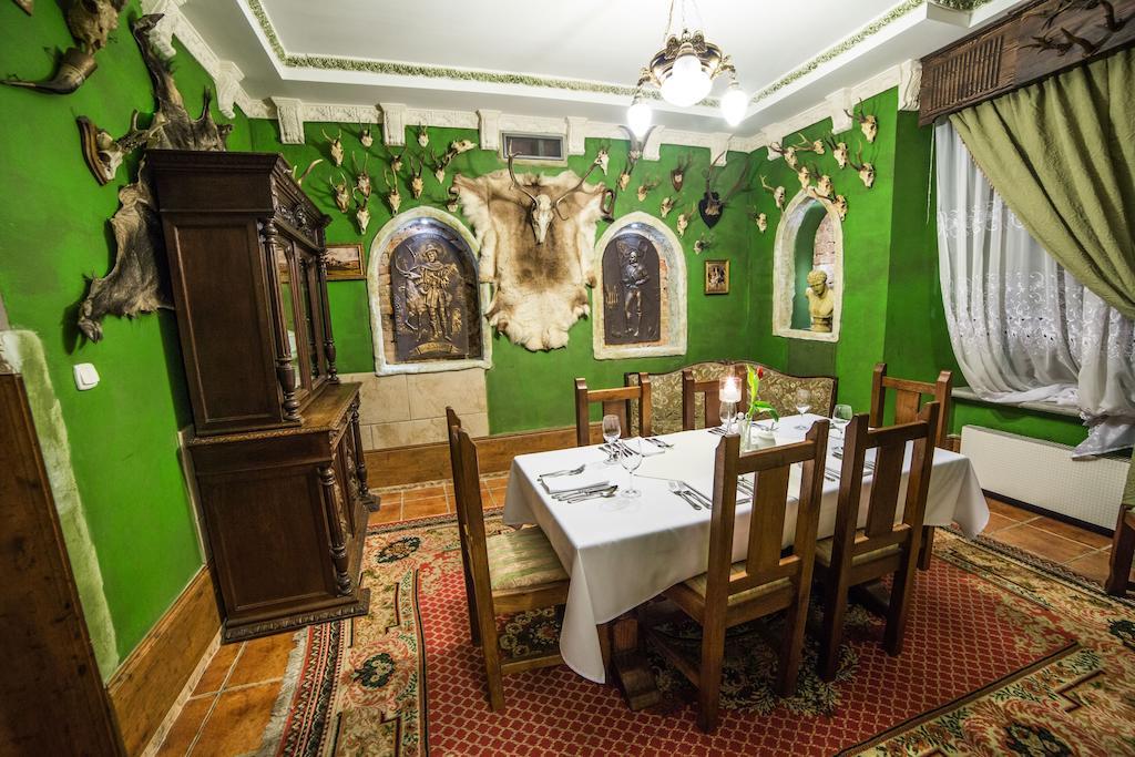 Dwor Boratyn Bed & Breakfast Bagian luar foto