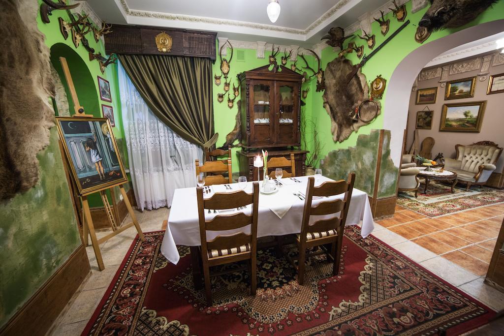 Dwor Boratyn Bed & Breakfast Bagian luar foto