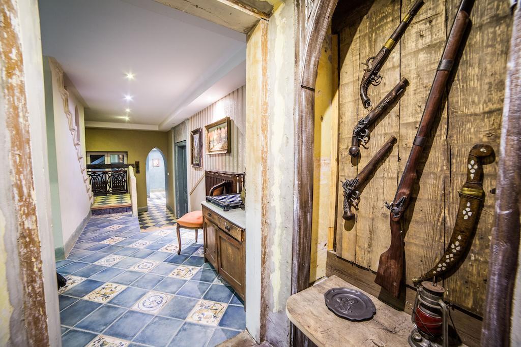 Dwor Boratyn Bed & Breakfast Bagian luar foto