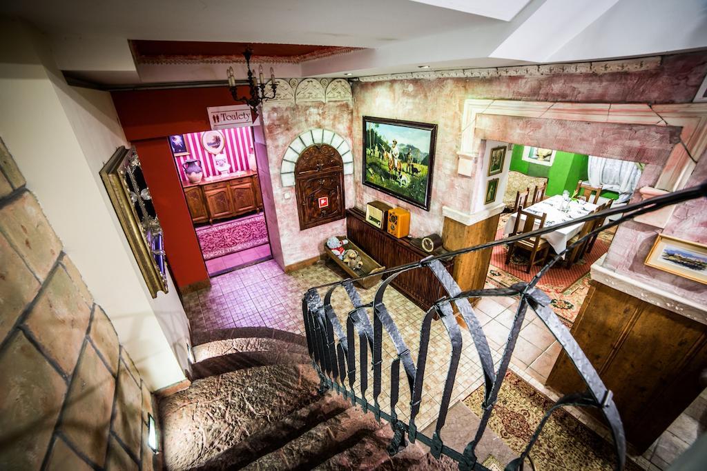 Dwor Boratyn Bed & Breakfast Bagian luar foto