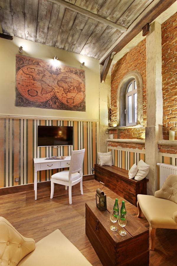 Dwor Boratyn Bed & Breakfast Bagian luar foto